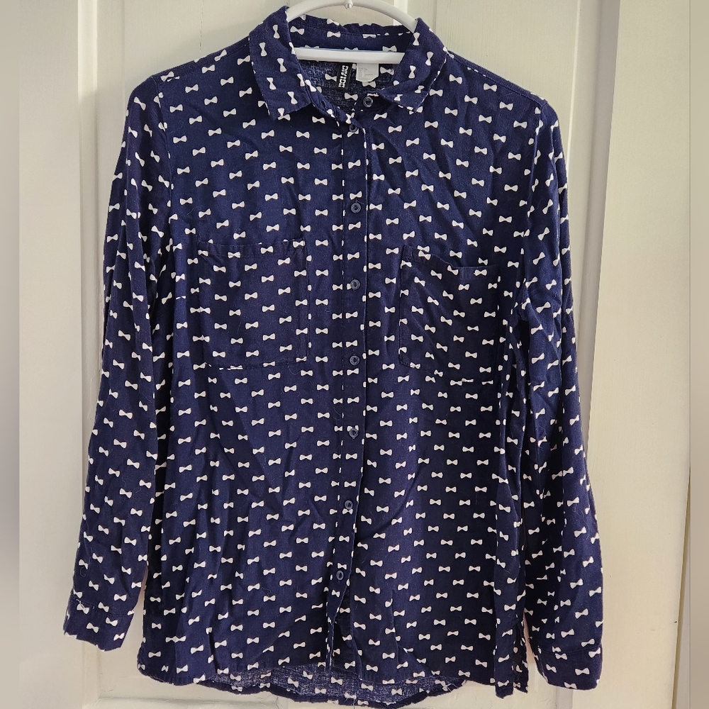 Divided By H&M Button Down Long Sleeve Bow Tie Pattern Women's  Shirt Size 6